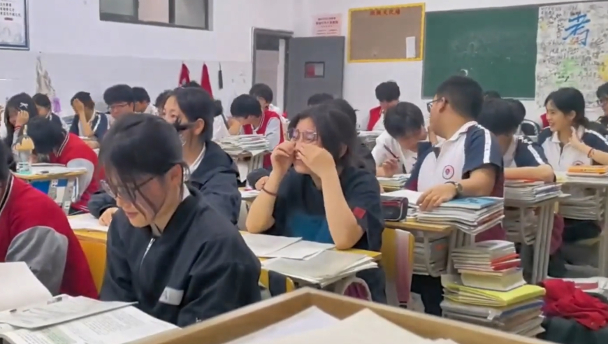 626969澳彩资料大全2025年新亮点,公募5年自购权益基金近200亿,最新正品解答落实_影像版V15.6